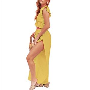 🚫SOLD🚫 FANCYINN Womens 2 Pieces Crop Top Outfit